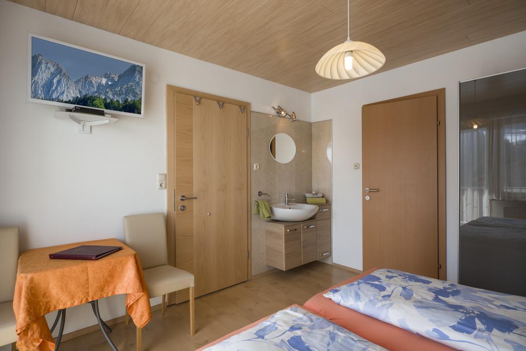 Haus Enzian Hotel Thiersee Exterior photo